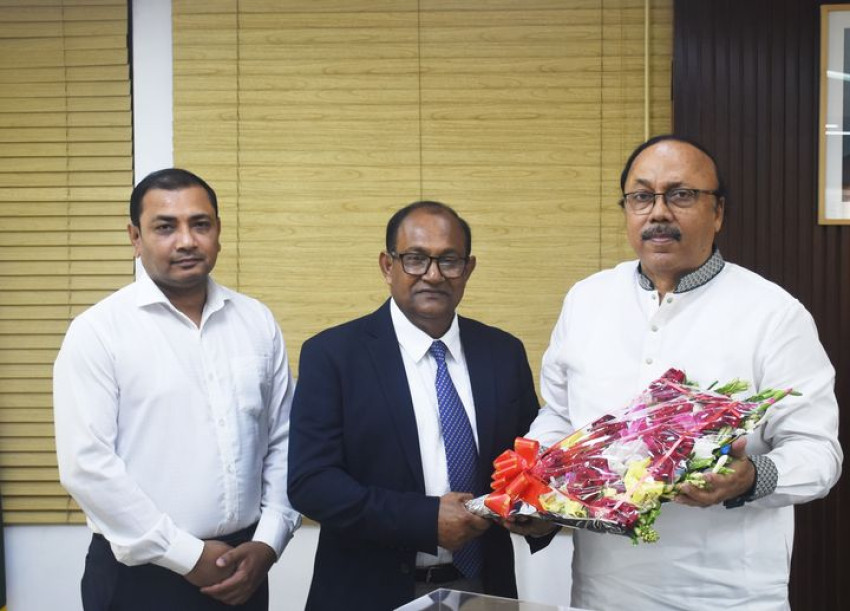 রাসিক মেয়রের সাথে সৌজন্য সাক্ষাৎ করেছেন বরেন্দ্র বিশ্ববিদ্যালয়ের ভারপ্রাপ্ত উপাচার্য প্রফেসর ড. আনন্দ কুমার সাহা