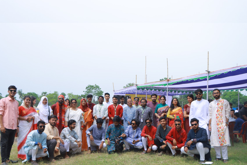 বরেন্দ্র বিশ্ববিদ্যালয়ের পহেলা বৈশাখে রঙ ছড়ালো সাংবাদিকতা বিভাগ